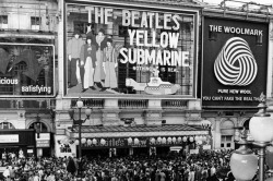 sirringostarkey:  The Beatles, Yellow Submarine (1968) Premiere