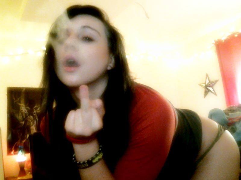 420stonergurl:  420 (:   Smokin&rsquo; hot!