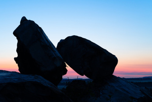 Early sun, Sunrise, Dawn and Stars at Devil&rsquo;s Wall by Martin Stelbrink