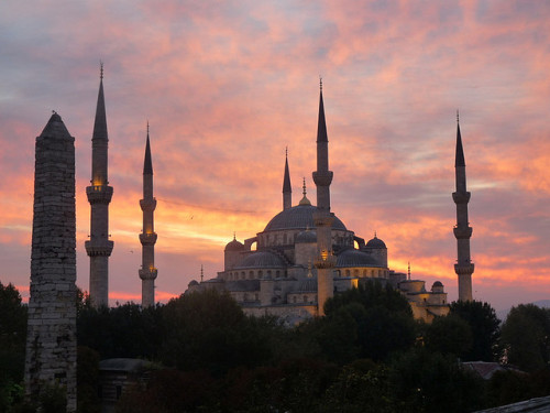 Blue Mosque at sunrise, Istanbul, Turkey (by jelisaveta21).