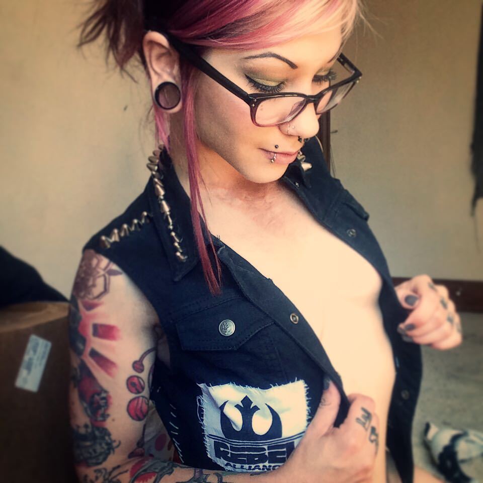 cattie-of-godsgirls:  Tagged by queenhayliexo to post 6 selfies! I tag xseawitchx,