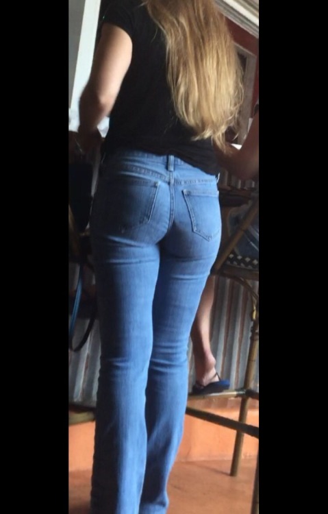 patsfan1:Amazing ass I saw today! Would have buried my face in it!