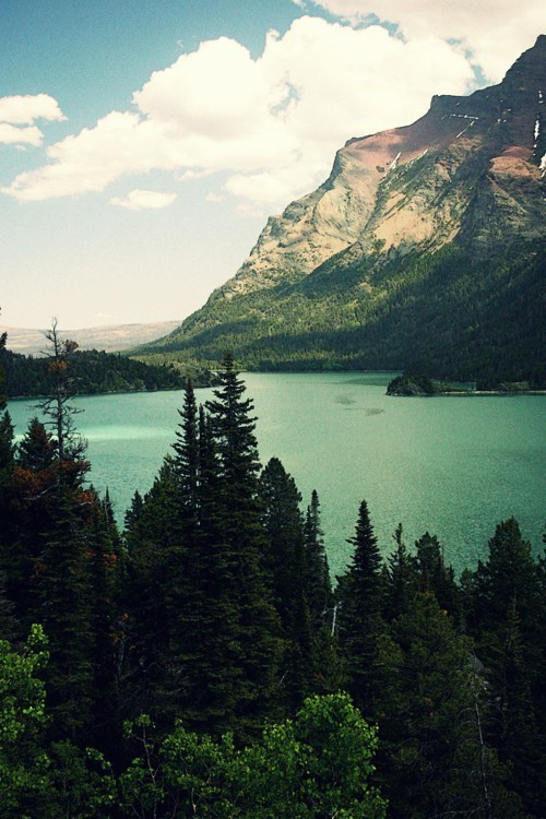 wetravelandblog:  Travelllllllll