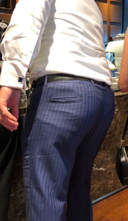 daddys-loafersnsox: suitedmenaus: Blue Pinstriped Hot Thickness!!