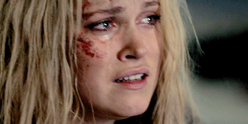 fearwanheda:#precious cinnamon roll #who keeps sacrificing herself for her shitty friends  (づ｡◕‿‿◕｡)