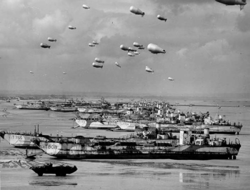 peashooter85:The Barrage Balloon during World War IIThe use of barrage balloons began during World W