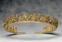 gemma-antiqua:  Ancient Greek gold diadem,