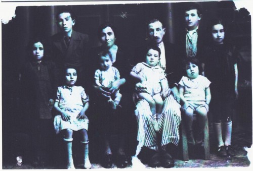 caryophylla: Photos of Syrian Jews. Syrian Jewish wedding in Aleppo, 1914 Syrian Jewish family in Al