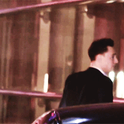 marvelassembles-deactivated2020:Tom Hiddleston is confused and doesn’t know where to go…
