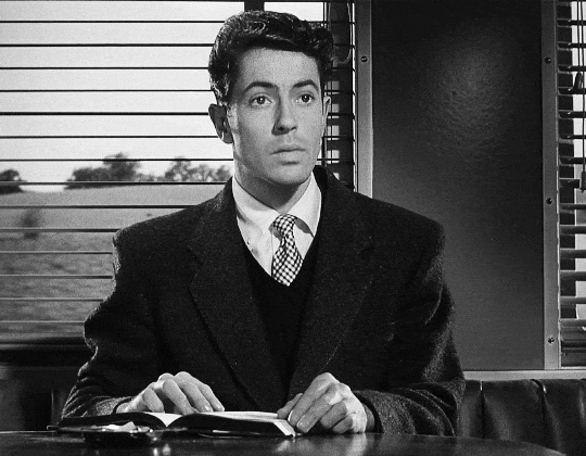 wehadfacesthen:manderley:Farley Granger in Strangers on a Train (1951)Directed by Alfred Hitchcock