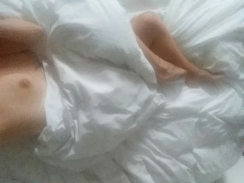 swayisme:  LOOKY LOOKY What do I SEE??? 4000 People are Following Me!!!! Thanks to Each and Every 1 of You for Enjoying the things I blog!! Happy Tumblrin 😄😉💋