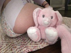 xanistasia:Hangin out with piggy! Ask me