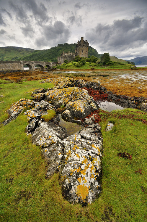 Eilean Donan Castle (by JoseRamonGarciaG) Follow In search of beauty and please don’t copy…. reblog 