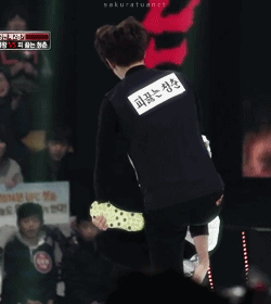 sakuratuanct:  Baro VS Minho for new KBS ProgramThis game is intense as fuck. 