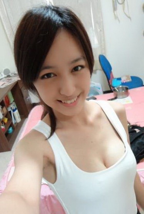 themalaysexaddict: Friday special: Catherine Chiang, model from Taiwan.Let’s see how many REBL