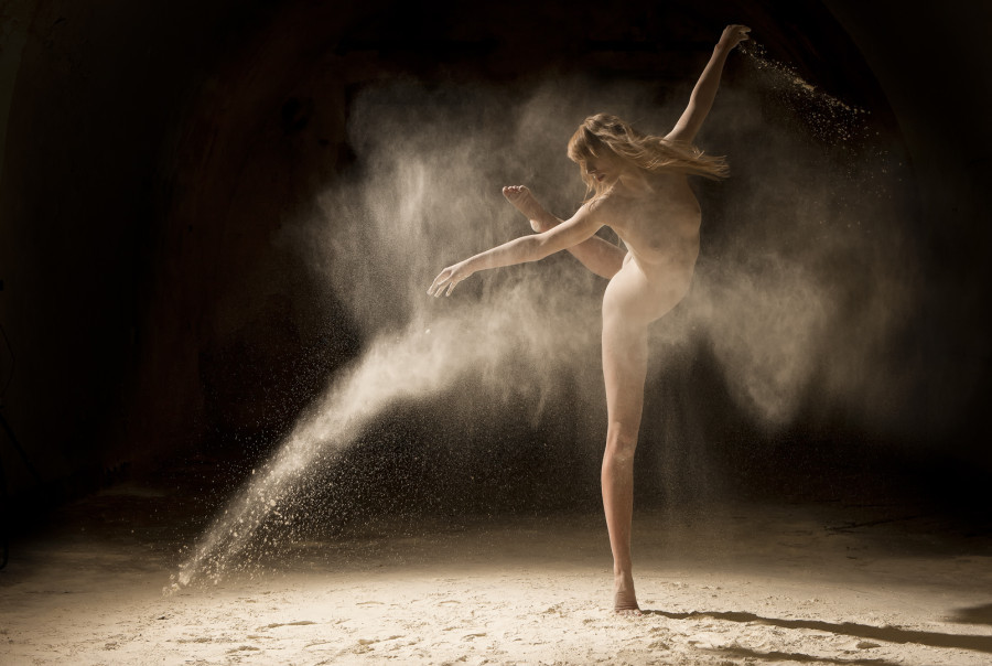 Nude dancing: Stardust.  naughtyirishgirl:  ladylanabanana:  Ludovic Florent&rsquo;s