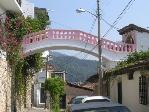 peterfromtexas: Bridge from Elizabeth Taylor’s home to Richard Burton’s home, Puerto Val