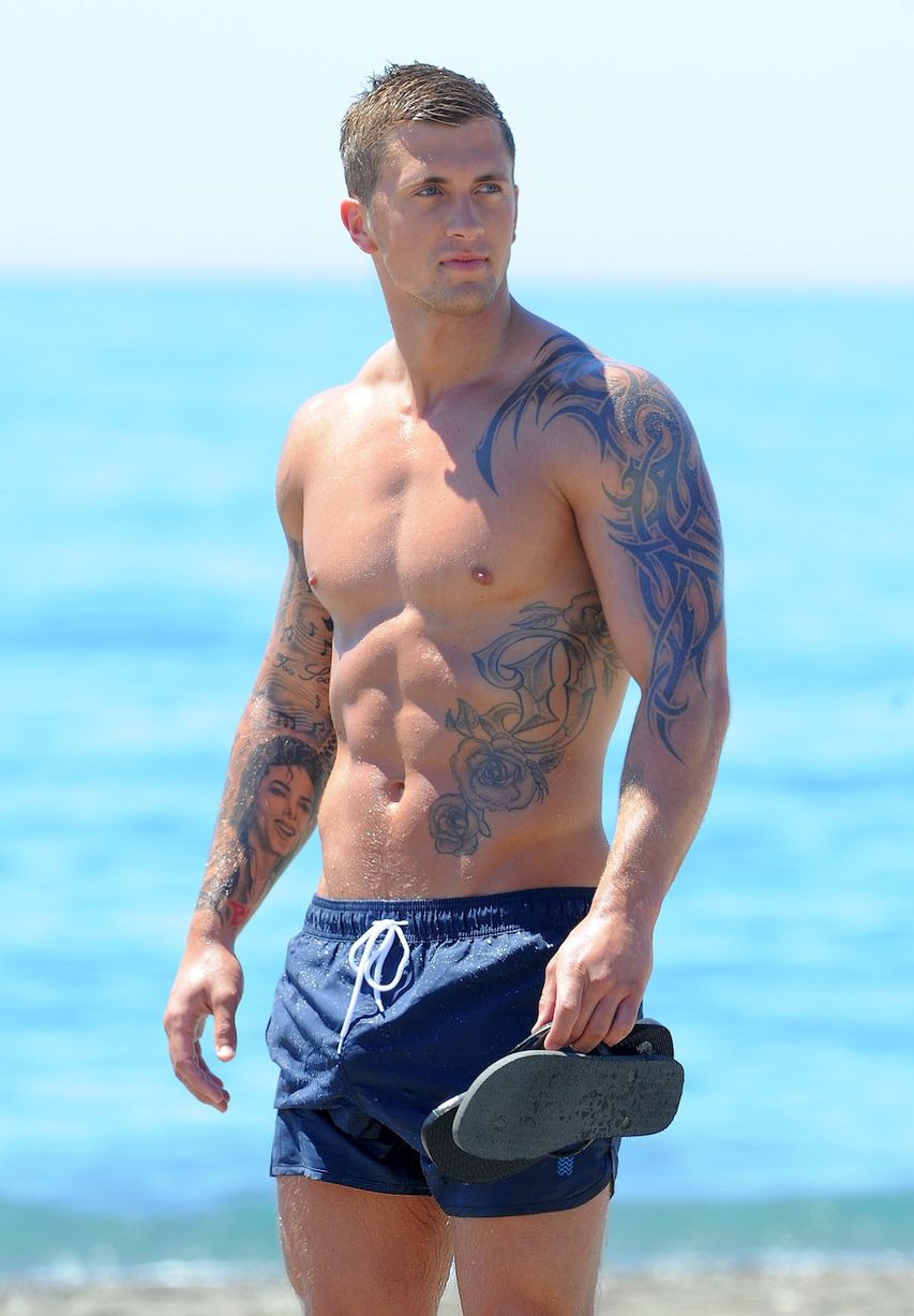 tshtrainer:  www.tshtrainer.tumblr.com   Boys of Summer - Dan Osborne    