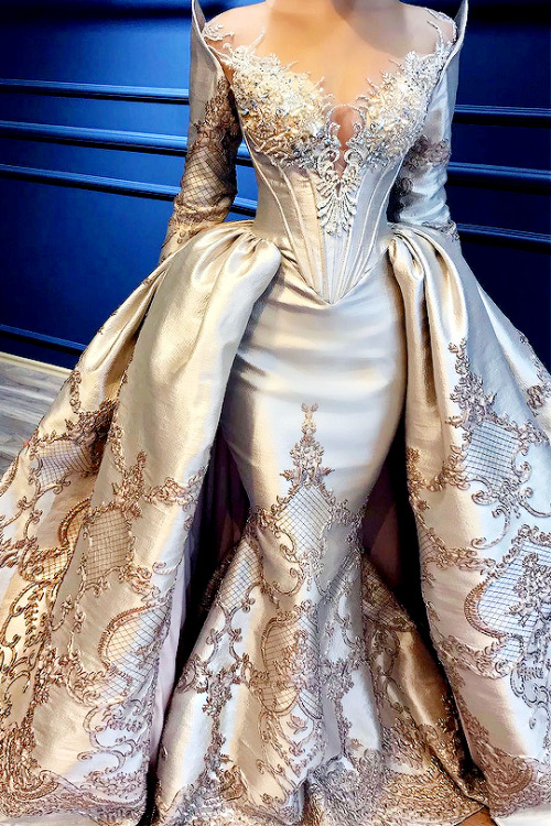fashion-runways:LENA BERISHA 2018if you want to support this blog consider donating to: ko-fi.com/fa