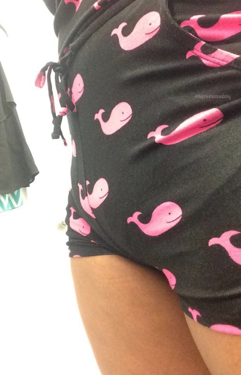 littleprincessaubrey: when I was trying on clothes I showed Daddy my lady boner :P