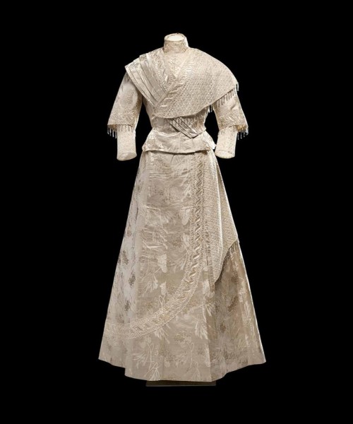 fashionsfromhistory:Wedding Dress1912Museo del Tessuto