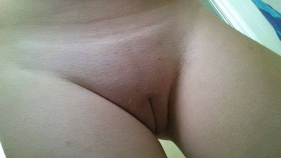 cameltoesgalore:  This is hot! Thank you!  http://cameltoes-and-innie-pussy.tumblr.com/
