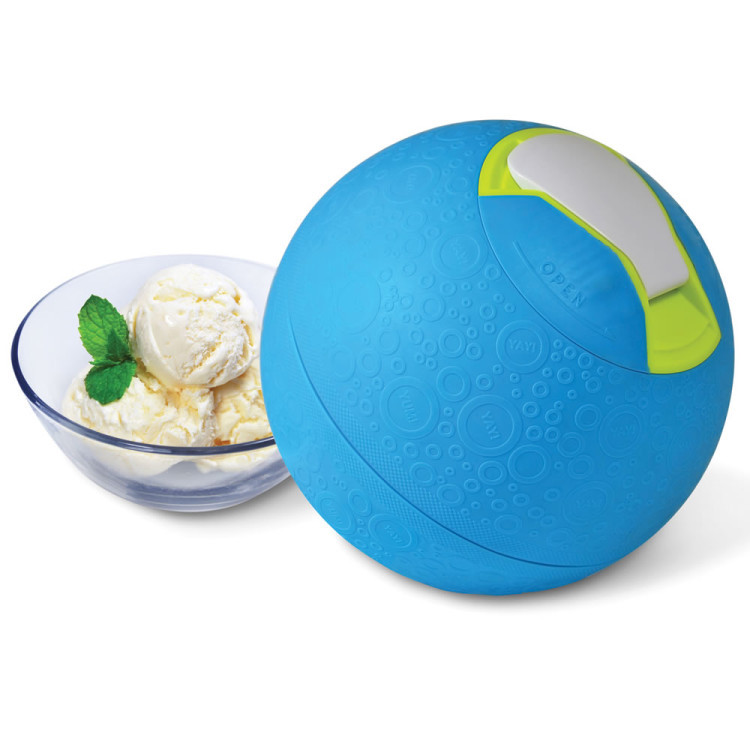 laughingsquid:
“ The Kickball Ice Cream Maker, A Rubber Ball That Uses Physical Activity to Make a Pint of Ice Cream
”