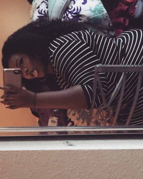 dullstarsshine: Happy Big Girl Appreciation day 💕  Finished my first semester in college. Nothing went how I wanted it to but I’m still here and I’m going to make it 👏🏾 