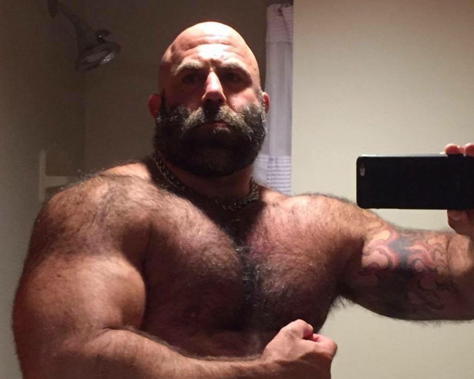 myfavoritemusclemen:  Chris Baena