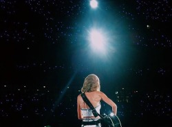 tswiftnz:  1989 Tour Houston 09/09/15 (x)