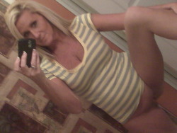 milfsunleashd:  Check out her profile on MILFaHolic.com for more pics!