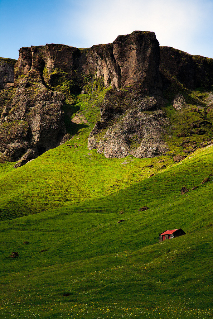bluepueblo:  Towering Peaks, Iceland photo via forrest 