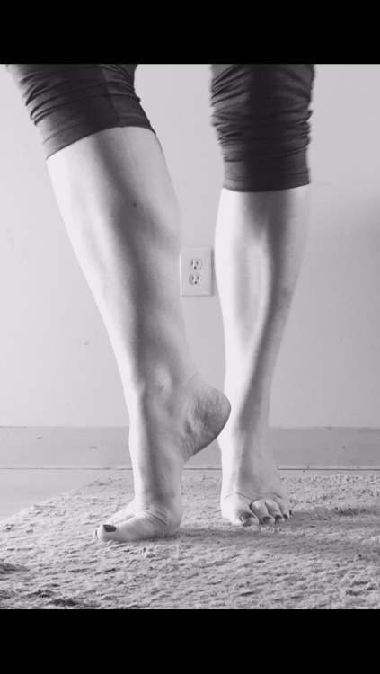thehappygals:  Two more B&W that I couldn’t fit 😁