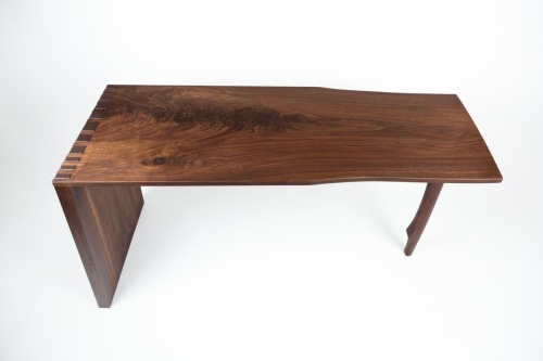 http://www.jasonstrawwoodworker.com/About Jason Straw from his website:I am a custom fine furniture 