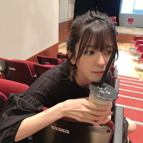 soimort: 大西桃香 - Instagram - Sat 08 May 2021  休憩中、、During break… 11-5 #マネーの馬鹿 #短編 #ドラマ #上映会 #トークショー #