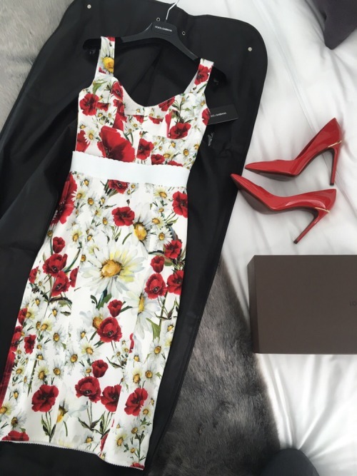 thinwasteexpensivetaste:  river bought me a dolce and gabbana dress and louis vuitton pumps for a party he’s throwing, so excited to wear this :)   You’re going to look like a hot stepford wife