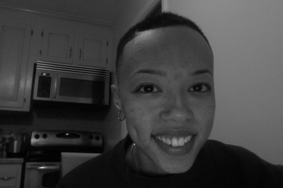 th0titwaaaas:  i felt like poop earlier so i made myself smile :)