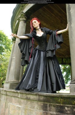 victorian-goth:  Victorian goth http://victorian-goth.tumblr.com/