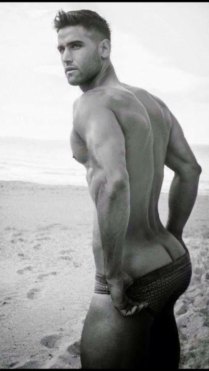 Sex Men’s Butts  http://imrockhard4u.tumblr.com pictures