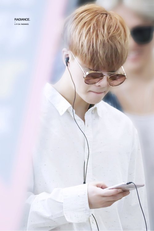 ikon-global:  160830 Jinhwan @ GMP© RADIANCE | DO NOT edit.