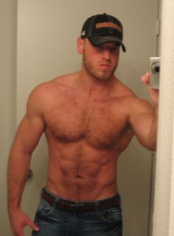 hairy-chests:  http://hairy-chests.tumblr.com