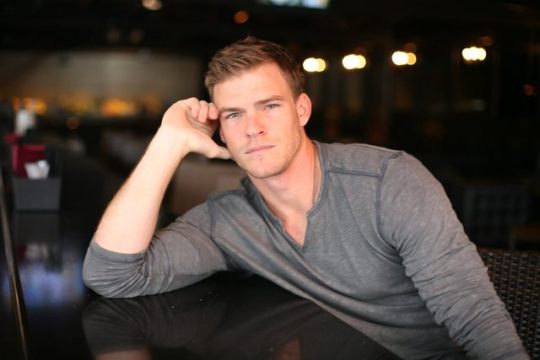 manculture:  Alan Ritchson 
