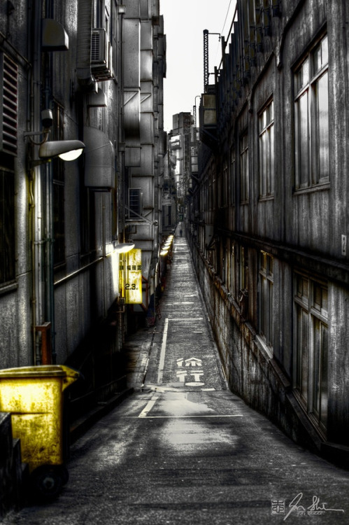 Back street parallel to the Yamanote line train tracks near Yurakucho Station in Tokyo, Japan. Photo