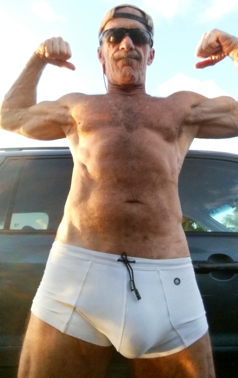 daddy-street-journal-2: thickasawrist:  Crazy hot mature muscled thick siliconed man meat If you are