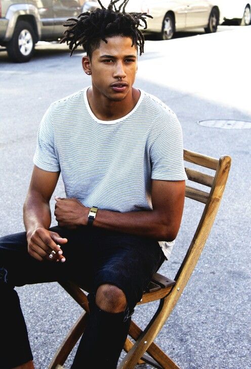 ohthentic:  blackmanonyx:  Young Lion  Oh 