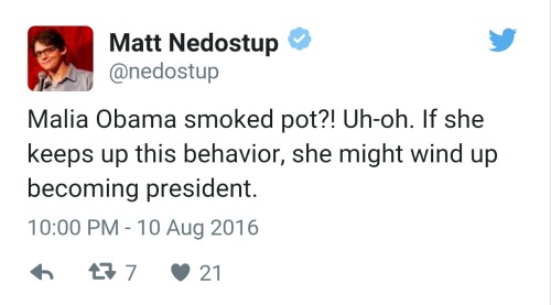 ithelpstodream:  My favourite reactions to Malia Obama smoking pot.