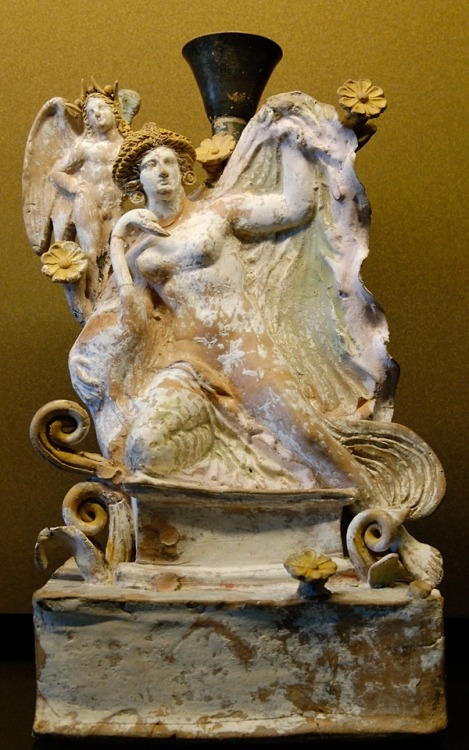 Attic lekythos depicting Leda and the Swan (the disguised Zeus).  Attr. to the workshop of the Berli