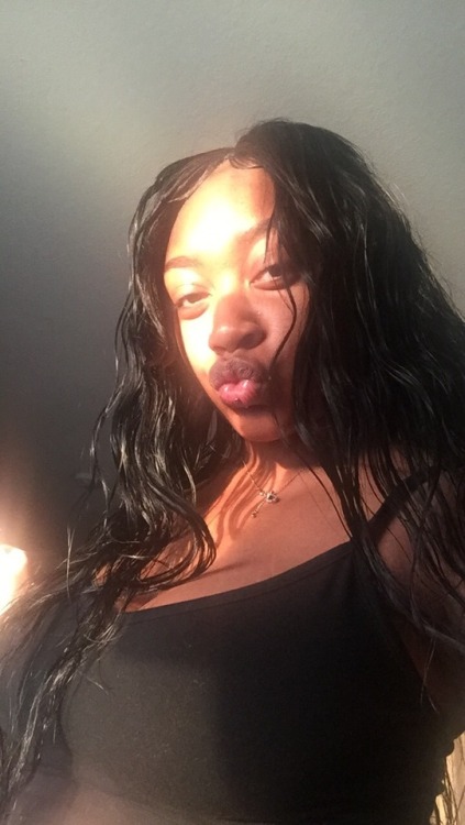 thikkinikki:Sun kissed Queenvєrч αttrαctívє