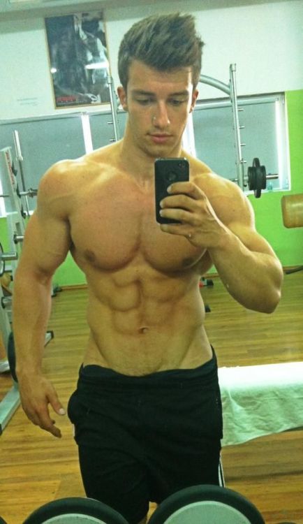 jezebelsboys:  💕JEZEBEL SPECIAL EDITION💕*YOU SAW IT HERE FIRST*Hot fitness model from Germany gets exposed. The last picture on this post is how he looked when the video was shot at the time –(might have to remove this soon)Watch the video here. 