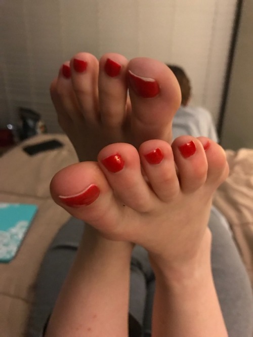 ffcpl: Love those red toes, testing camera work out